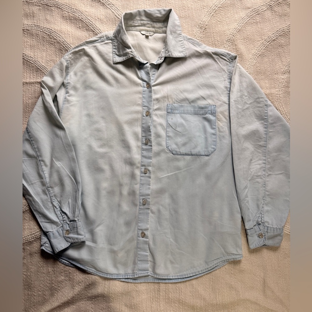Vintage Forever21 Light blue Button Down Layering Shirt Staple piece 100% cotton